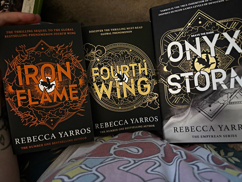 Rebecca yarros empyrean - rebecca,