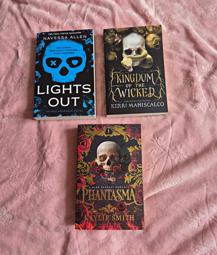 Book bundle lights out - book,