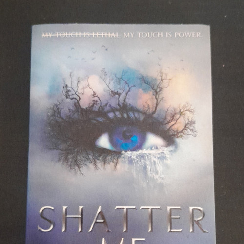Shatter tahereh mafi - shatter, me